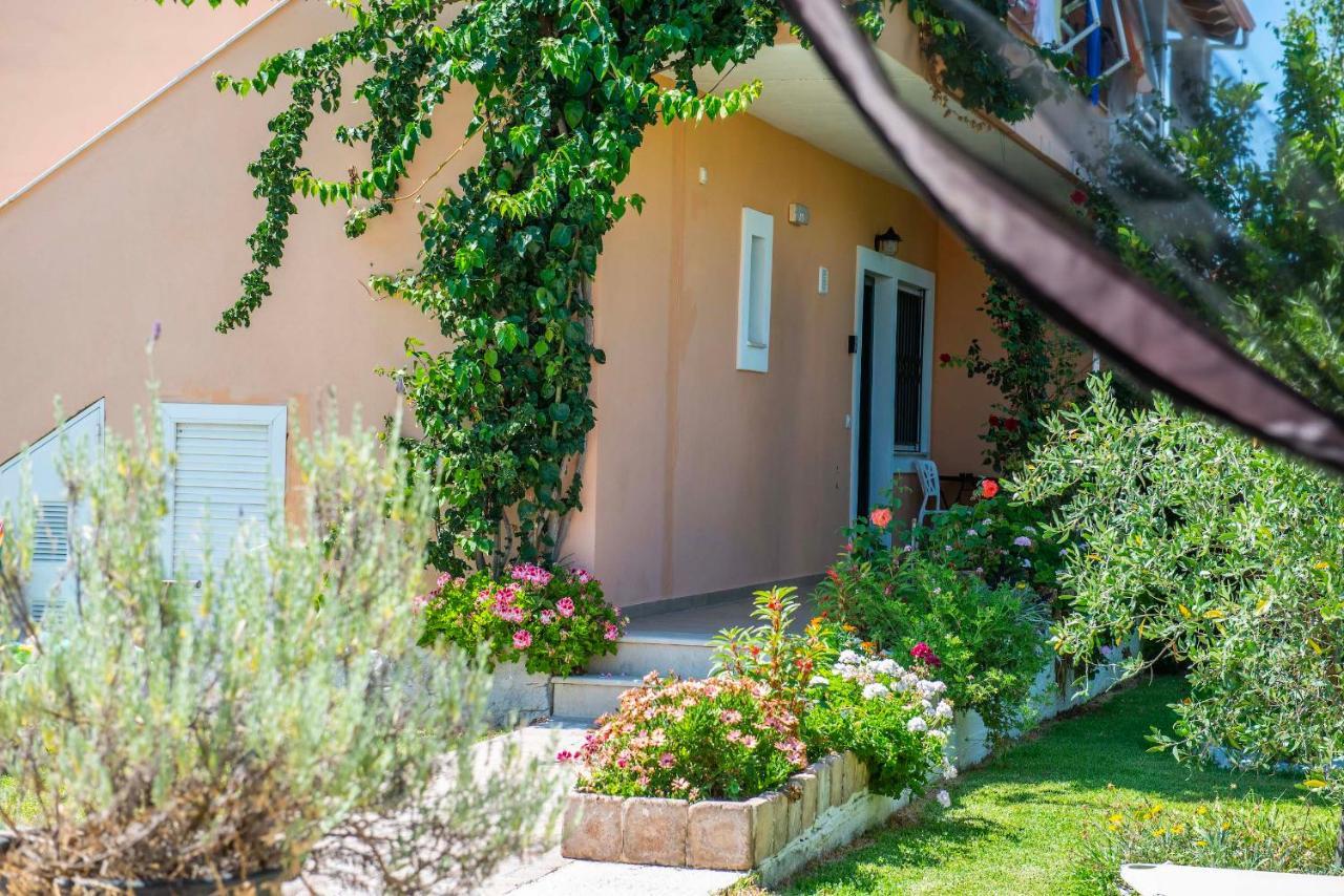 Zoe Boutique Apartment Aharávi Kültér fotó